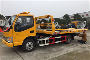 西四哪里有拖车服务