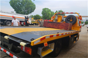 西四附近拖车电话号码服务