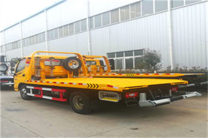 西四附近拖车救援搭电