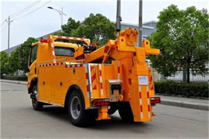 西四高速路拖车费